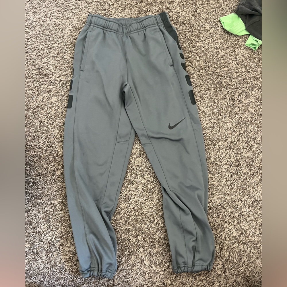 Nike Boys MD